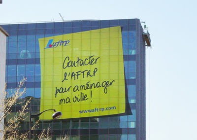 Post-it géant – Adhésif micro-perforé