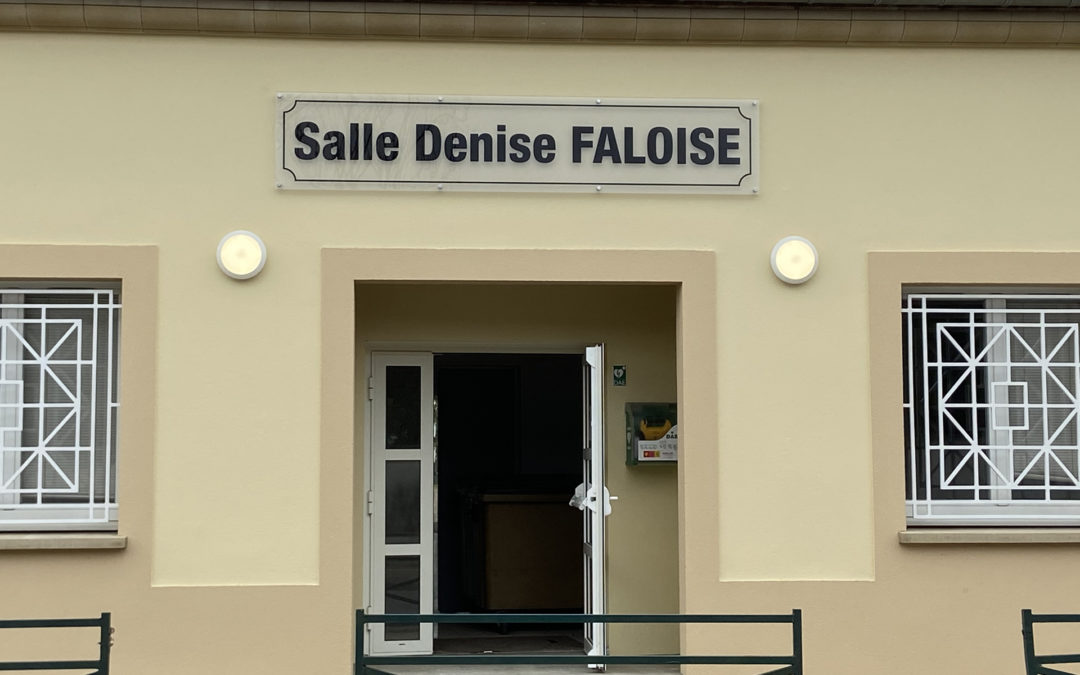 Mairie de Jablines – Plaque salle communale Denis FALOISE