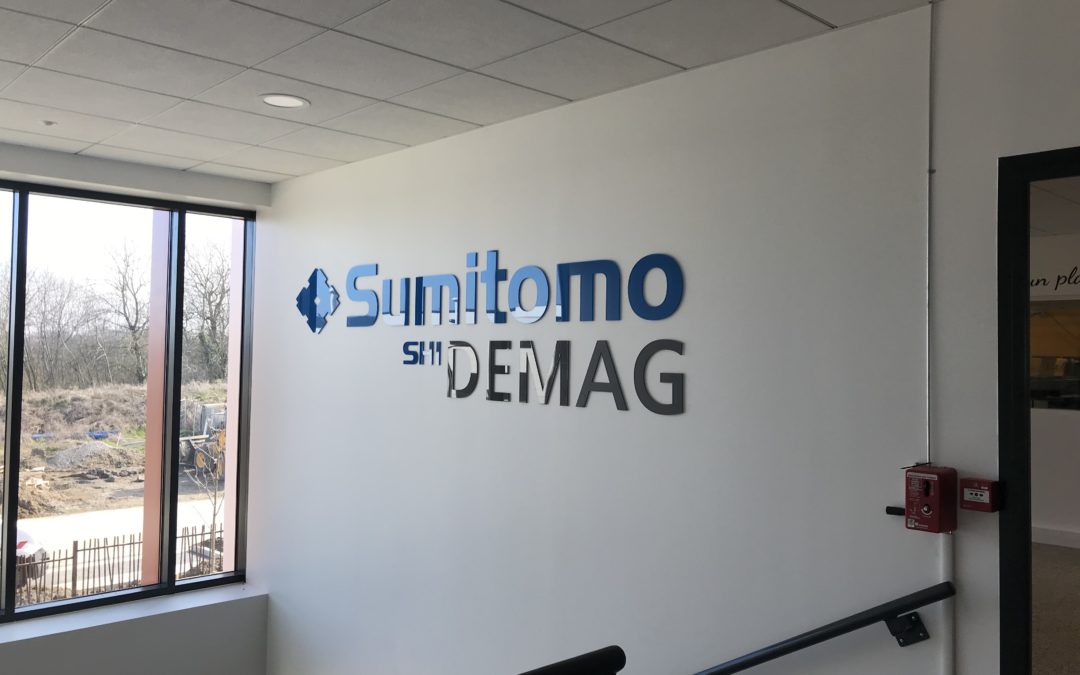 Sumitomo SHI DEMAG – Signalétique